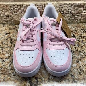 Nike Court Borough Low Recraft
Size: 6.5 Youth
Colorway: White/Pink Foam